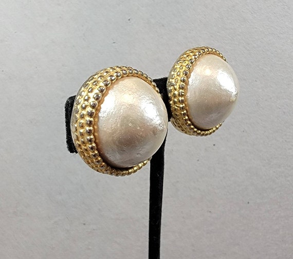 jumbo pearl earrings clip on vintage big plastic pearls