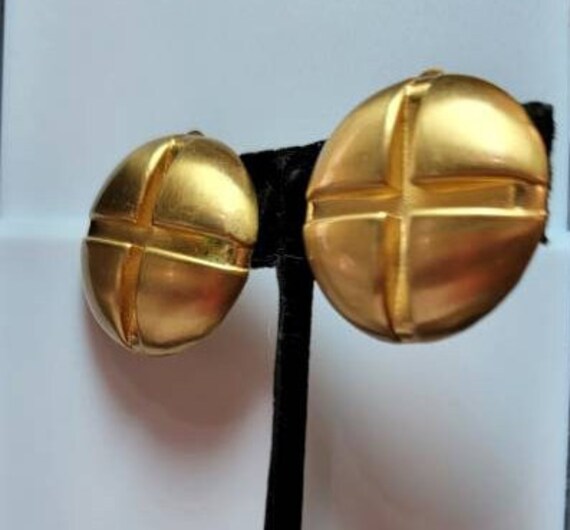 golden earrings big screw clip on nineties - image 9