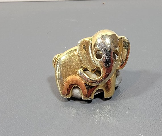 trifari elephant brooch gold tone charming sweet design