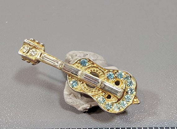 guitar brooch gold tone pastel rhinestones
