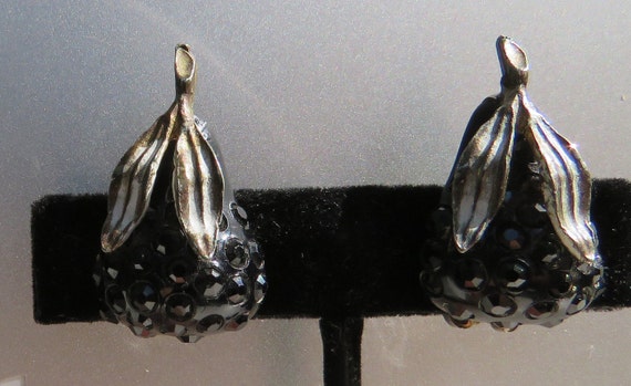 Forbidden Fruit earrings Black Lucite Pear - image 7