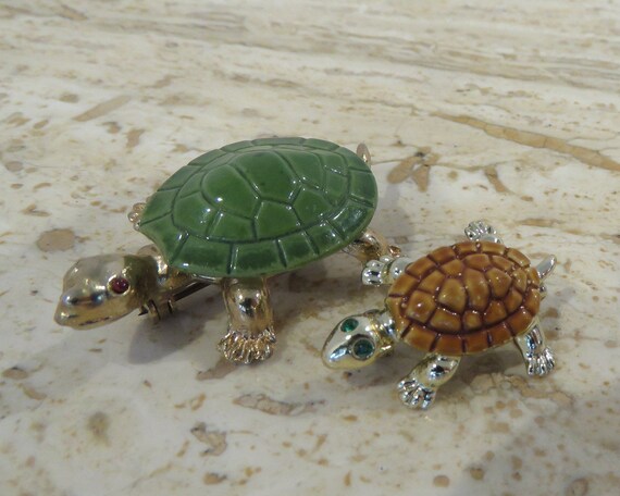 Turtle brooch green shell brown shell vintage tor… - image 1