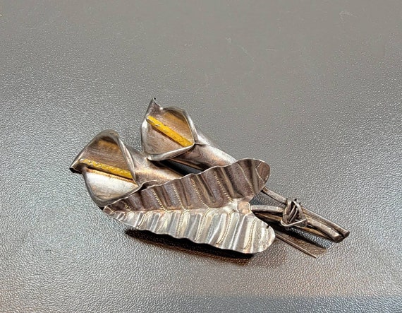 Flower brooch calla lily made in Mexico yellow enamel bold beautiful sterling silver