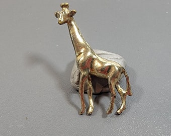 giraffe brooch gold tone metal African safari souvenir