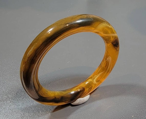 lucite bangle bracelet resin plastic thick marble swirl nineties