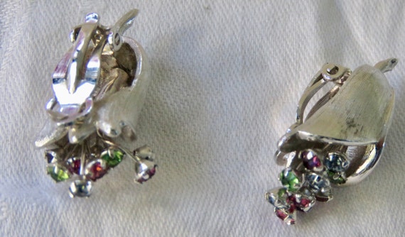 silvertone clip earrings cool sixties glamour - image 4