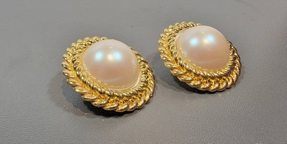 Pearl Earrings - Lagu Bandhu