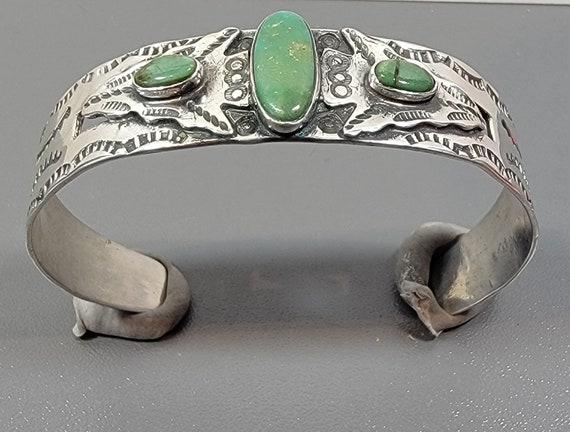 Fred Harvey turquoise cuff arrow head motif stamps lovely quality