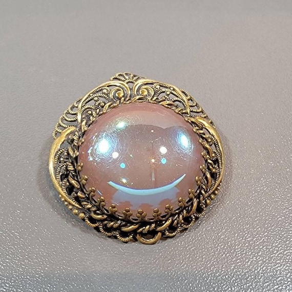 saphiret brooch large round stone victorian revival style