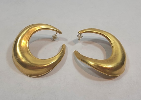robert lee Morris earrings large golden hoops pierced signed vintage costume jewelry earrings eighties or nineties