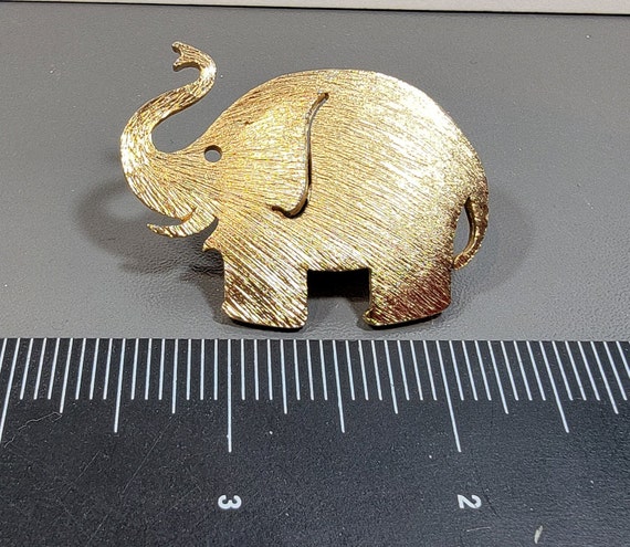 elephant brooch gold tone charming sweet design n… - image 3