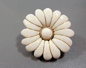 trifari flower brooch big white or cream blossom