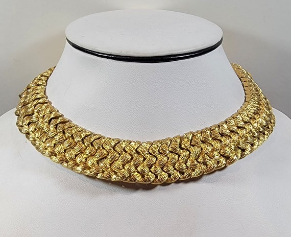 wide collar necklace gold tone links flexible wov… - image 1