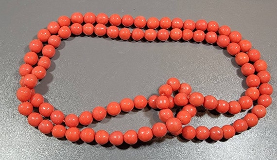 coral glass bead necklace shiny vintage strand - image 3