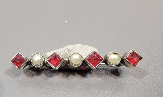 bar brooch victorian pearl and red glass