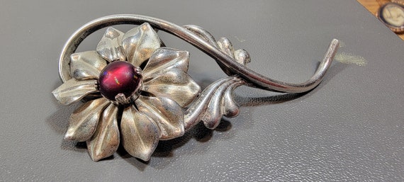 kreisler brooch floral blossom faux cat eye