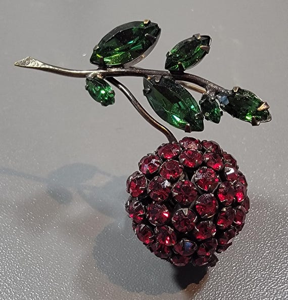 cherry brooch unsigned schreiner red rhinestones Green leaves