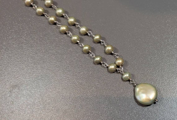 Pearl necklace Light Green chain and pendant