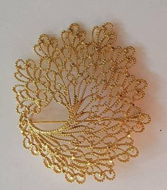 Gold tone brooch large lacy vintage nineties - image 5