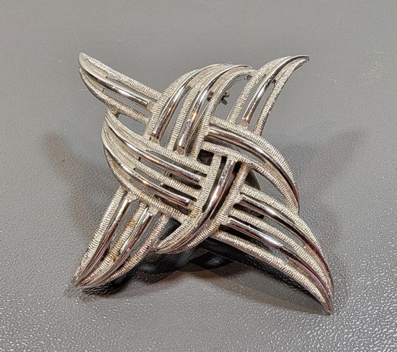 trifari brooch abstract silver tone trifarium