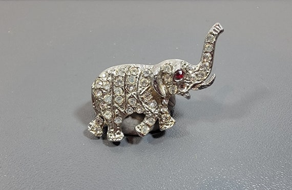 elephant brooch rhinestone silver tone vintage