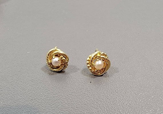 Stud earrings pearl knots 14 karat yellow gold small