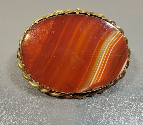 Antique brooch Agate brooch Scottish Pebble Jewlery Oval striped red orange stone dog tooth bezel