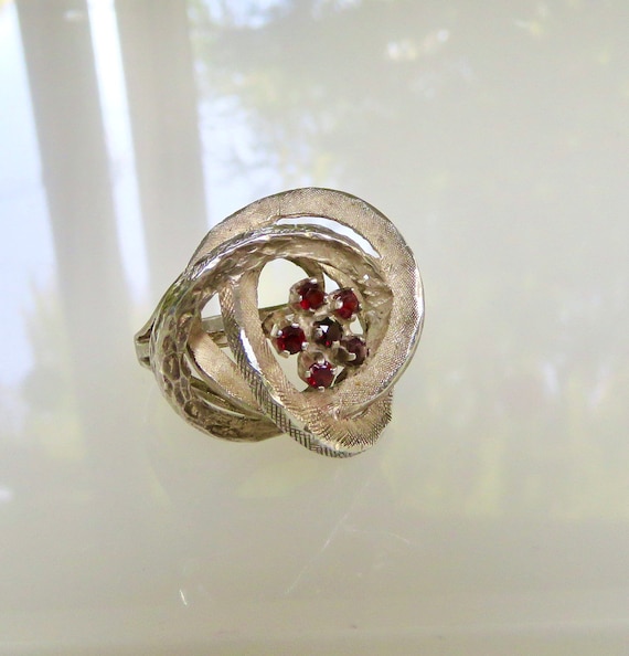 Garnet statement ring Space age constellation ster