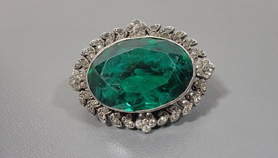emerald glass brooch top of the line quality and design rhinestone tiny glass accents