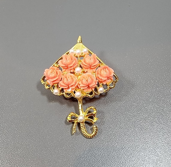 umbrella brooch gold tone metal faux pearls plastic flowers