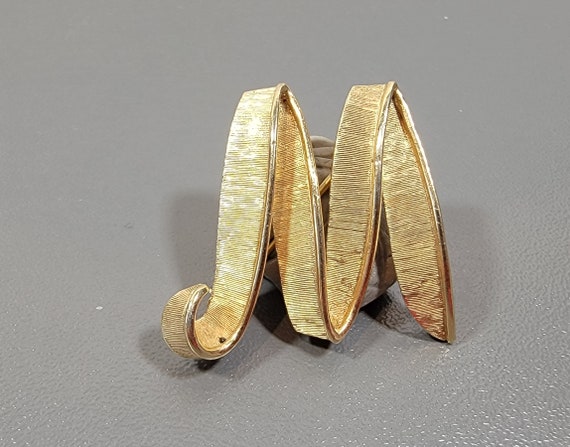 trifari brooch initial pin letter M cursive script - image 5