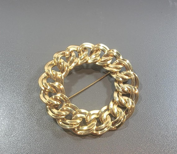 wreath brooch gold tone frozen curb chain large vintage
