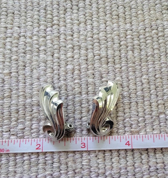 Retro earrings Bold silver tone metal swooping fe… - image 7