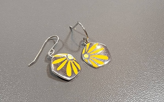 daisy flower earrings sterling silver yellow enamel pierced
