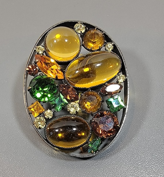 Fantasy jewels oval brooch Fall colors green yellow