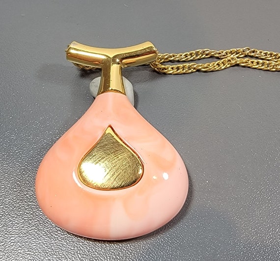 trifari pendant necklace gold tone chain coral lucite pendant