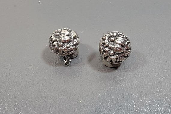 floral earrings clip on style hollow button shaped