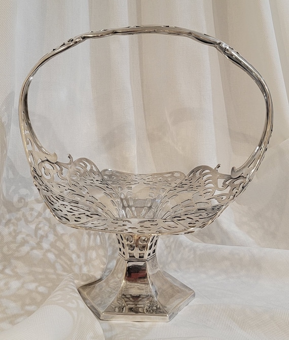 silver plated Bride Basket Circa 1898 silverplate Victorian