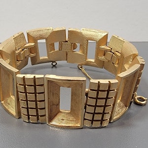 trifari bracelet rectangular golden link Bracelet Vintage Trifari Jewelry