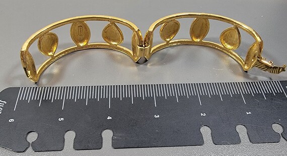 Bangle bracelet Gold tone hinged shiny links monet - image 4