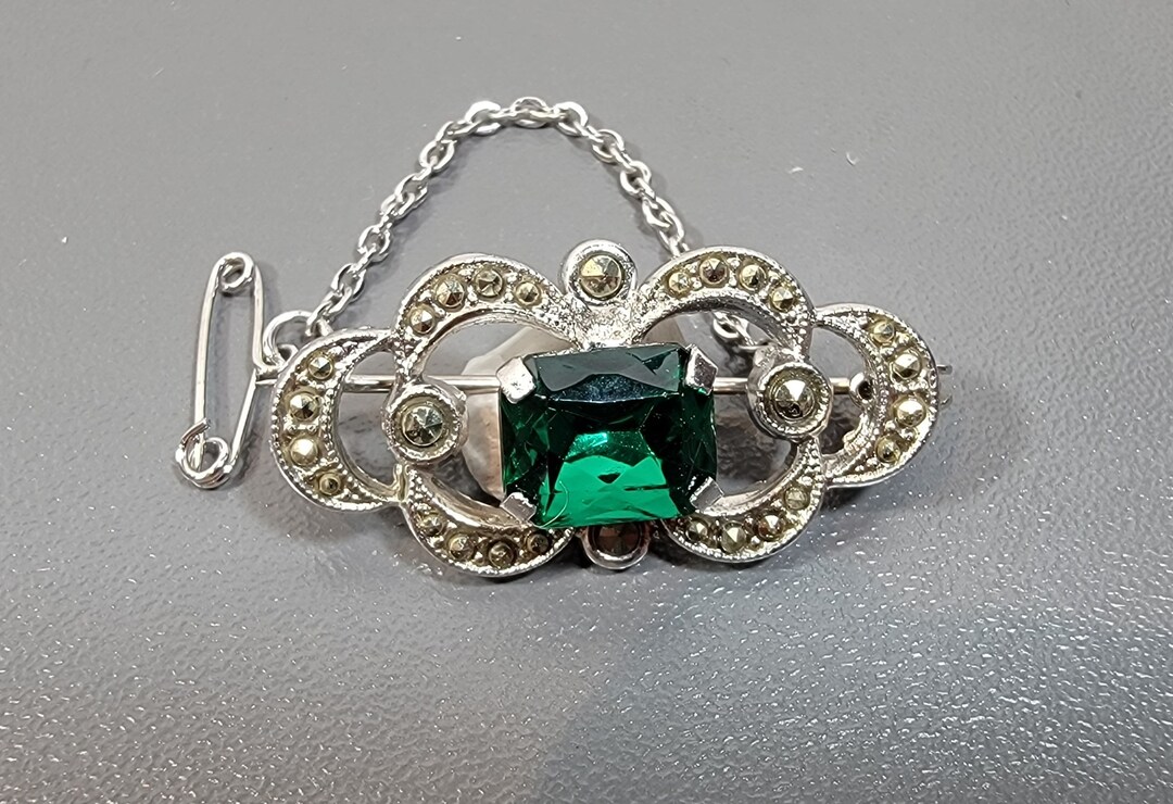 Broche Schrener avec strass, strass vert émeraude et pérdot, rchement superposé - Etsy France