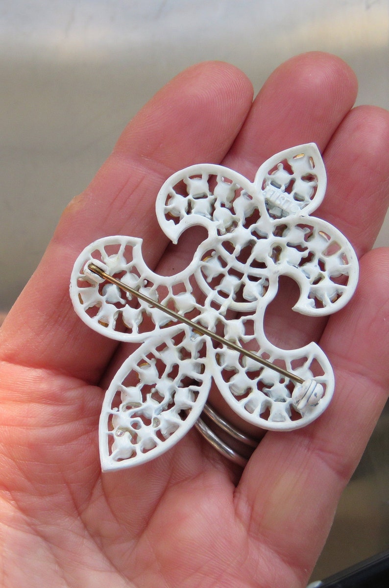 Fleur de lis brooch white enamel white rhinestones lisner fleur-de-lys