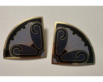 Orecchini vintage grandi di Laurel Burch, stile Art Déco, a ventaglio viola e oro, con fiore di loto.