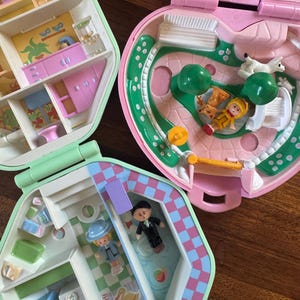 Vintage Polly Pocket - dolls, house, country, cottage, dog, cat, 90&#39;s