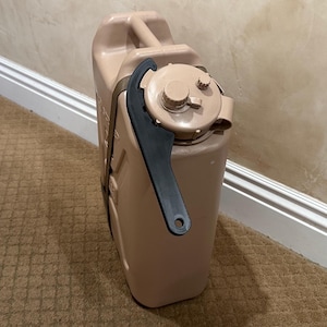 Scepter Water Container Wrench