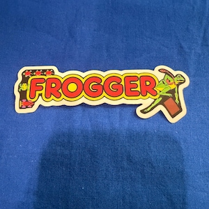 Pegatina de vinilo mate troquelada de la máquina recreativa Frogger de ARCADE