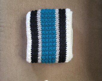 PHILADELPHIA EAGLES SCARF!  Made with warm and soft yarn.  The color is the actual color of the first picture.  Great gift idea for winter.