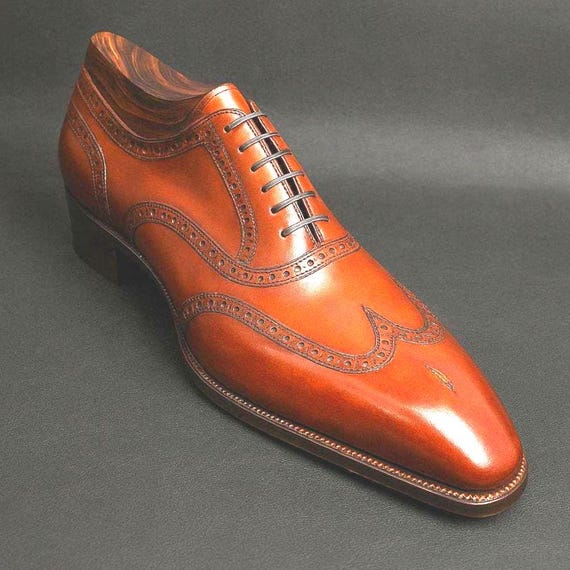 Handmade Brown Leather Lace-up Shoes: Italian Designer Style  display picture 1
