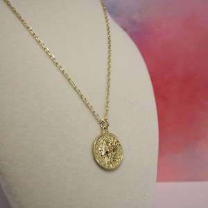 Dainty Gold Coin Necklace | Minimalist Gold Pendant | Vintage-Inspired Coin Jewelry | Everyday Gold Necklace | Layering Necklace | Gift Idea
