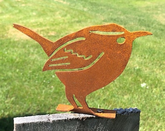 Winter Wren outdoor metal bird - House Wren garden decor - Fence post bird marker - Wren mailbox topper - Rustic metal bird for barn